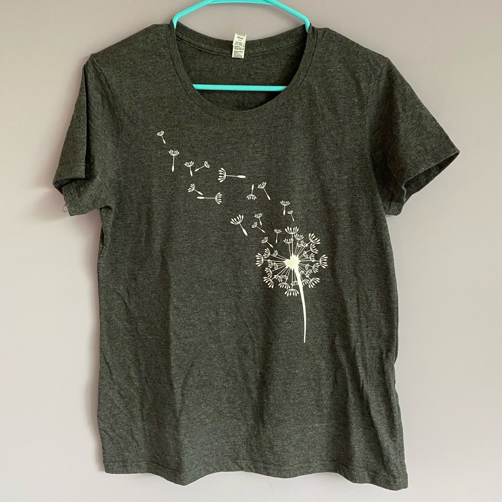 Graphic tee- dandelions